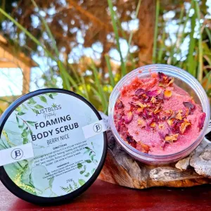 BODY SCRUB: Berry Nice (250g)