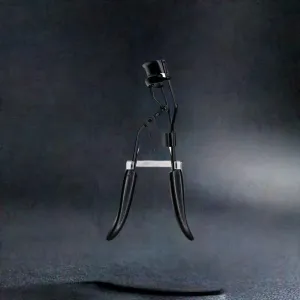 "Eye Love Drama" Padded Eyelash Curler
